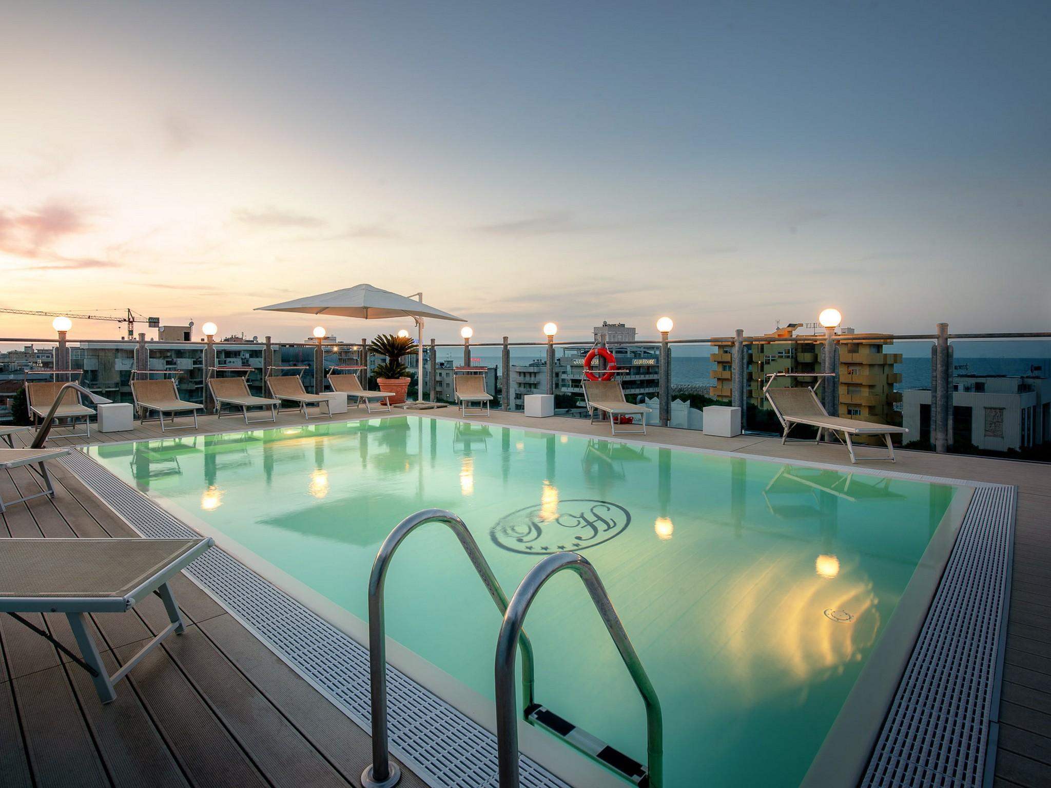 Hotel President Rimini Esterno foto