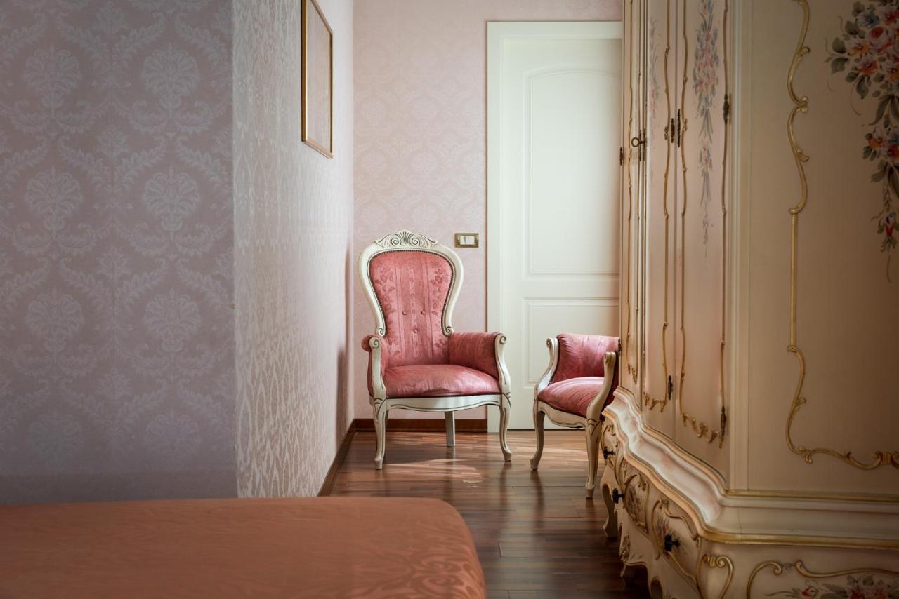 Hotel President Rimini Esterno foto