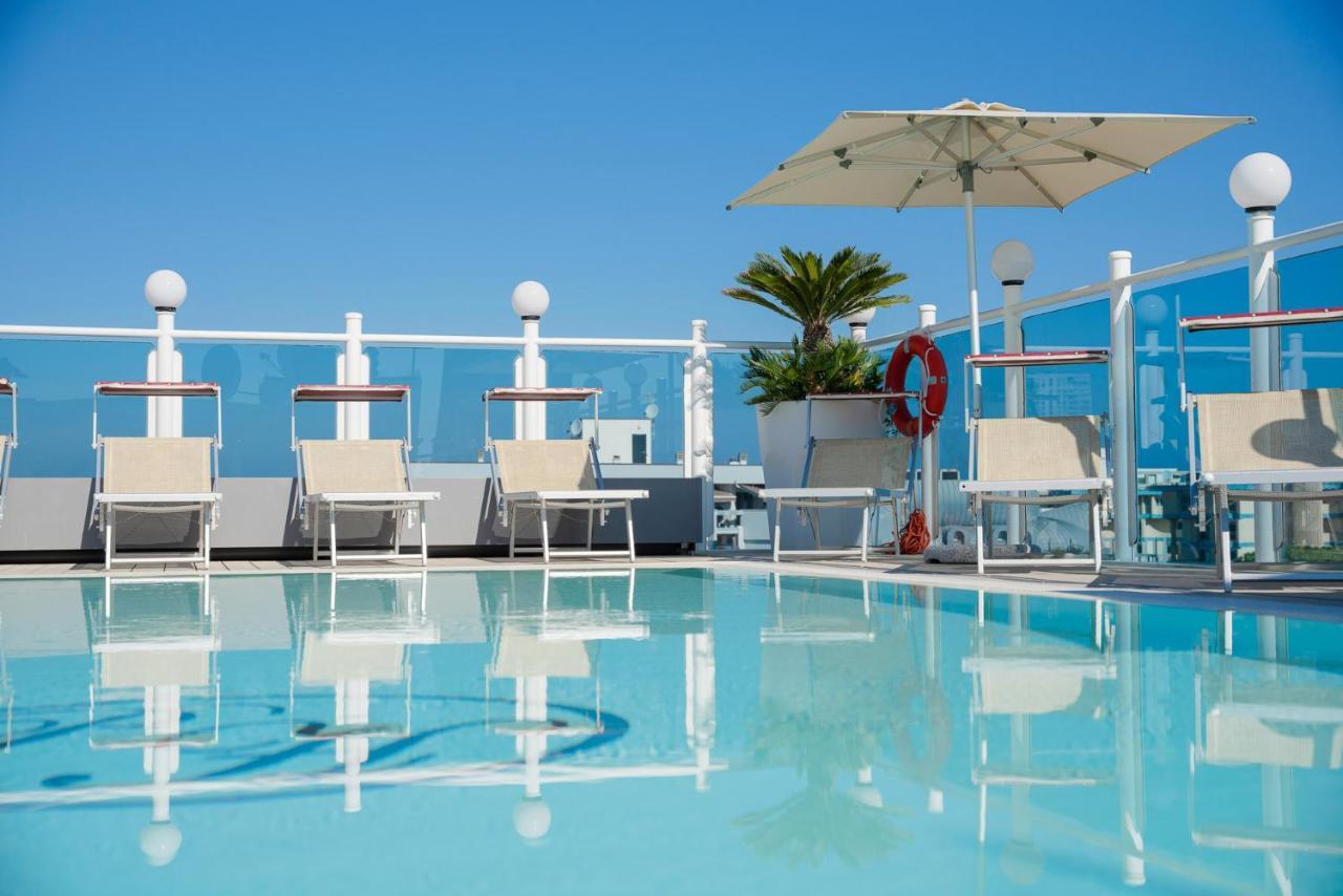 Hotel President Rimini Esterno foto
