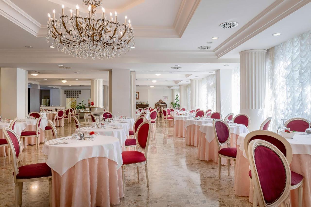Hotel President Rimini Esterno foto